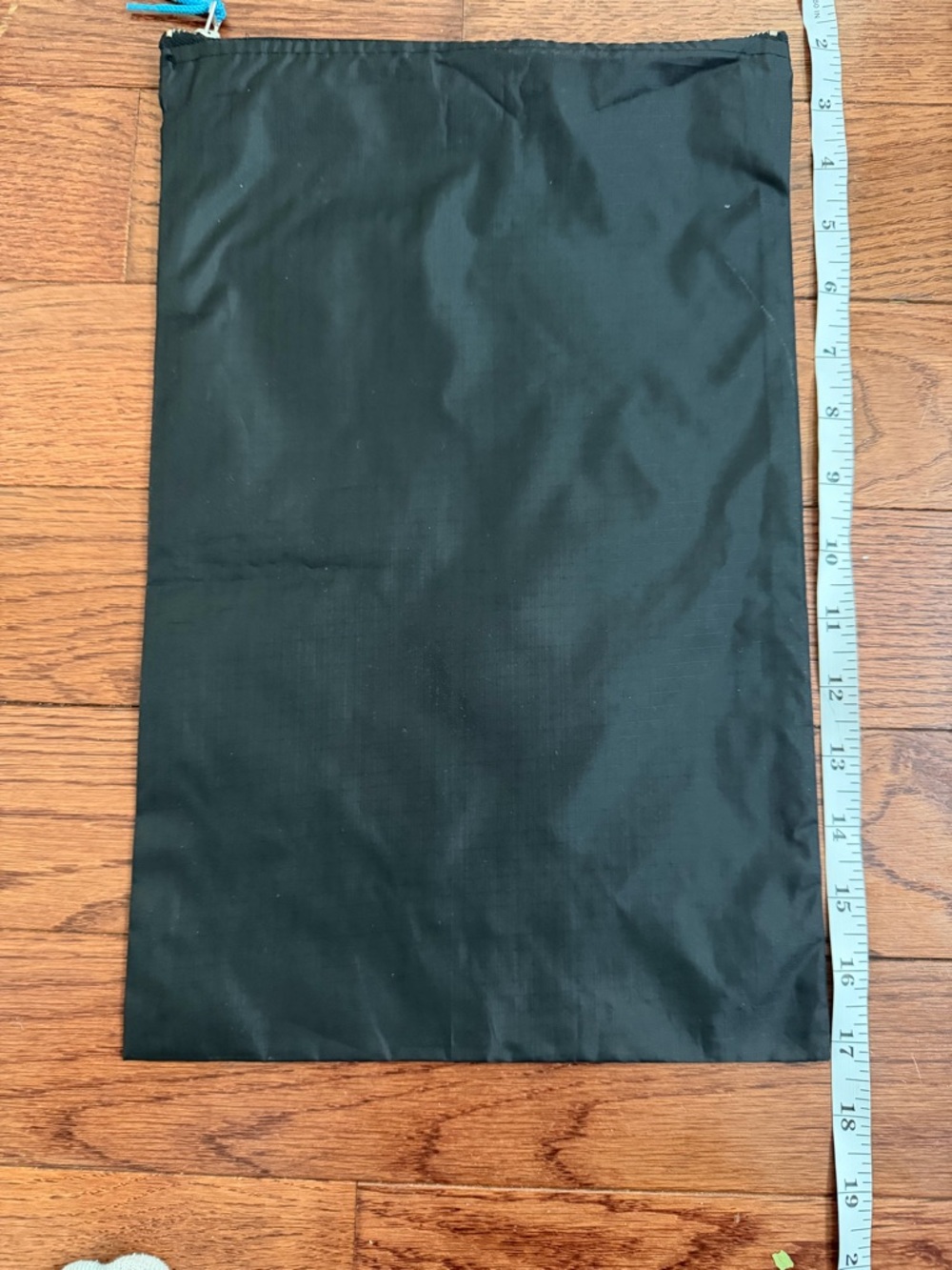 GGDB Sneakers Dust Bag in Black - Picture 3 of 3
